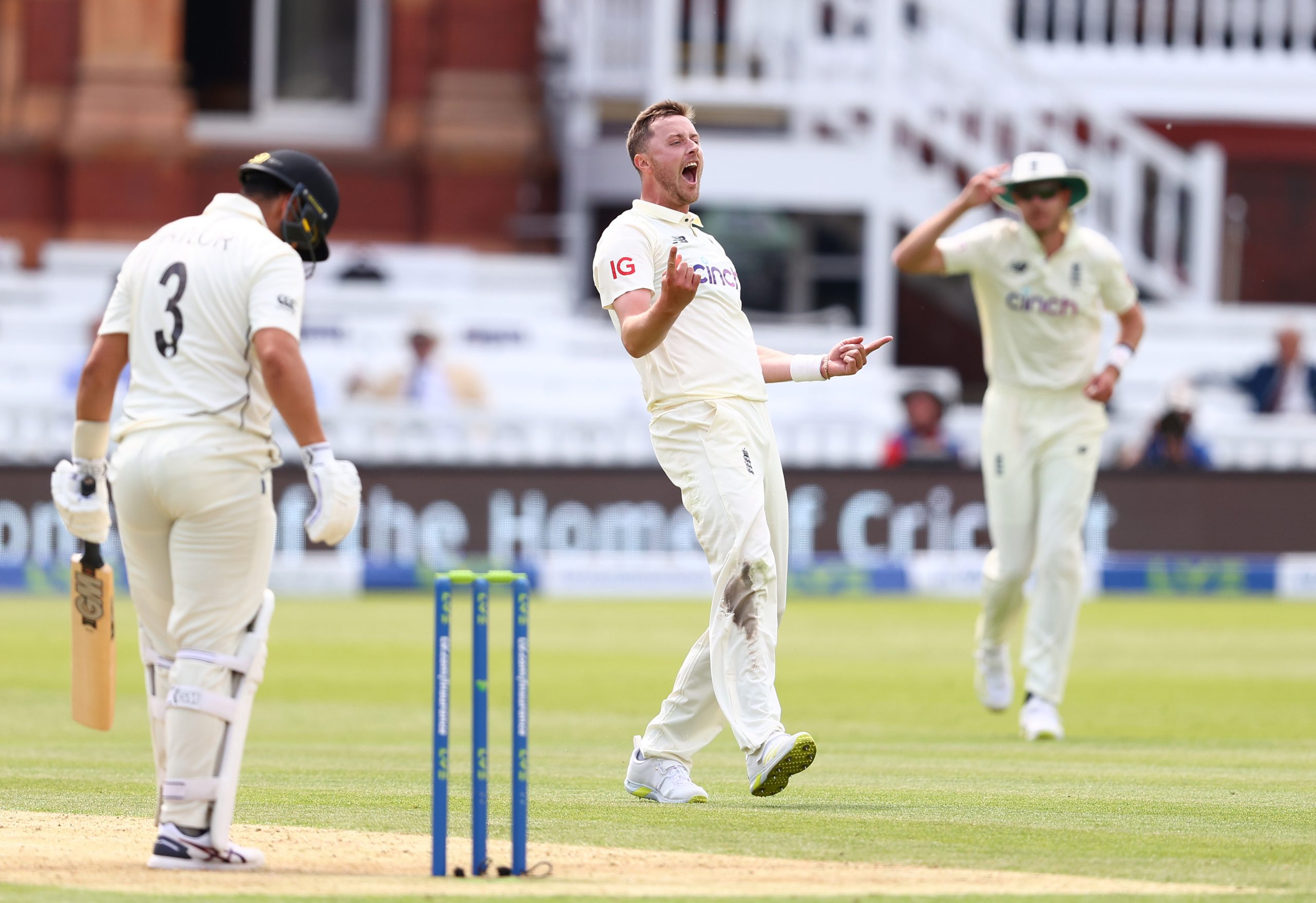 Robinson apologises for racist and sexist tweets