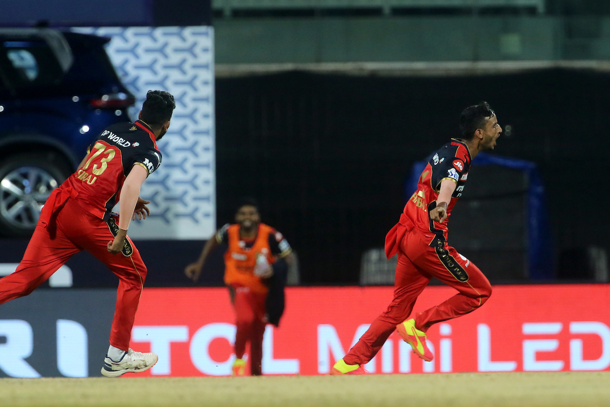 Sensational Shahbaz hands Bangalore victory after Hyderabad buckle under pressure